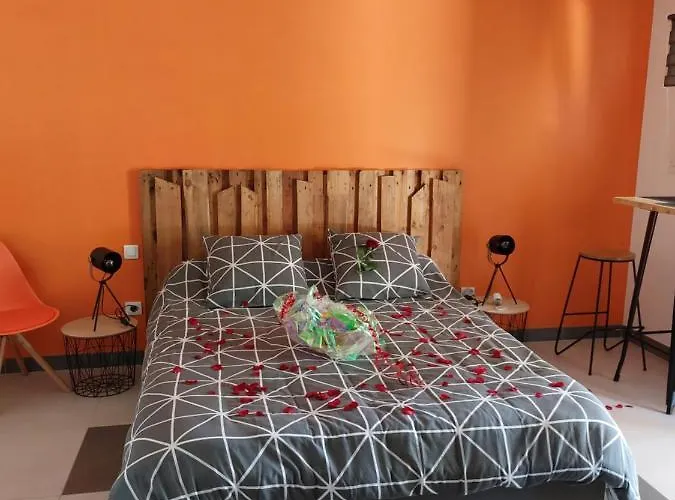 Bed & Breakfast Des Roches Jacuzzi Privatif 3*