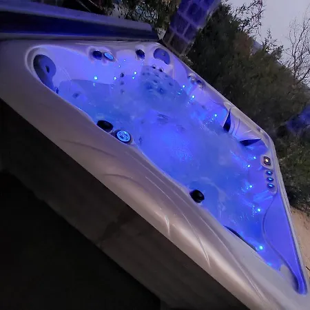 Bed & Breakfast Des Roches Jacuzzi Privatif 3*