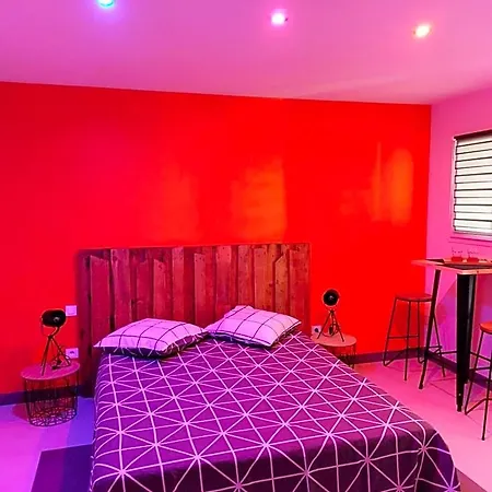 Des Roches Jacuzzi Privatif Bed & Breakfast 3*